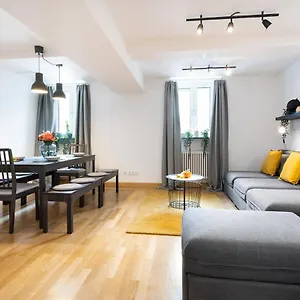Apartment Marienplatz 2 Bedrooms Living Kitchen, Munich