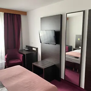 3* Hotel Montree