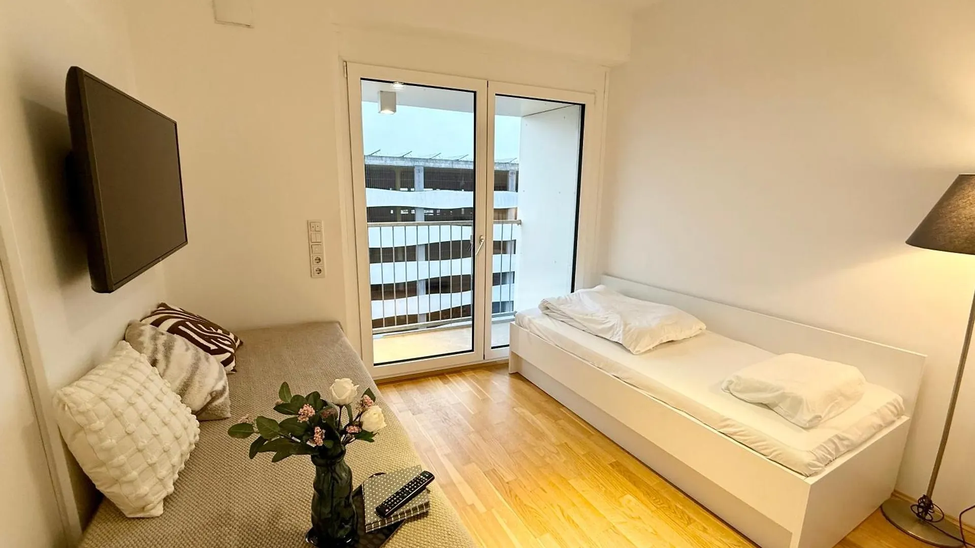 Myroom Wohnung Neben Der Messe Munich